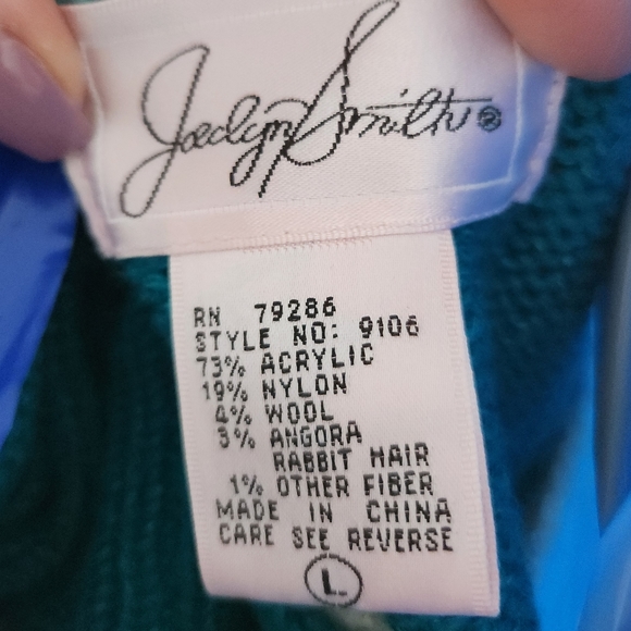 Vintage Jaclyn Smith sweater 80s 90s bow v neck beaded shoulder pads green blue - Picture 7 of 7